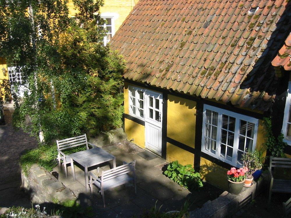 Jantzens Hotel Gudhjem Exterior photo
